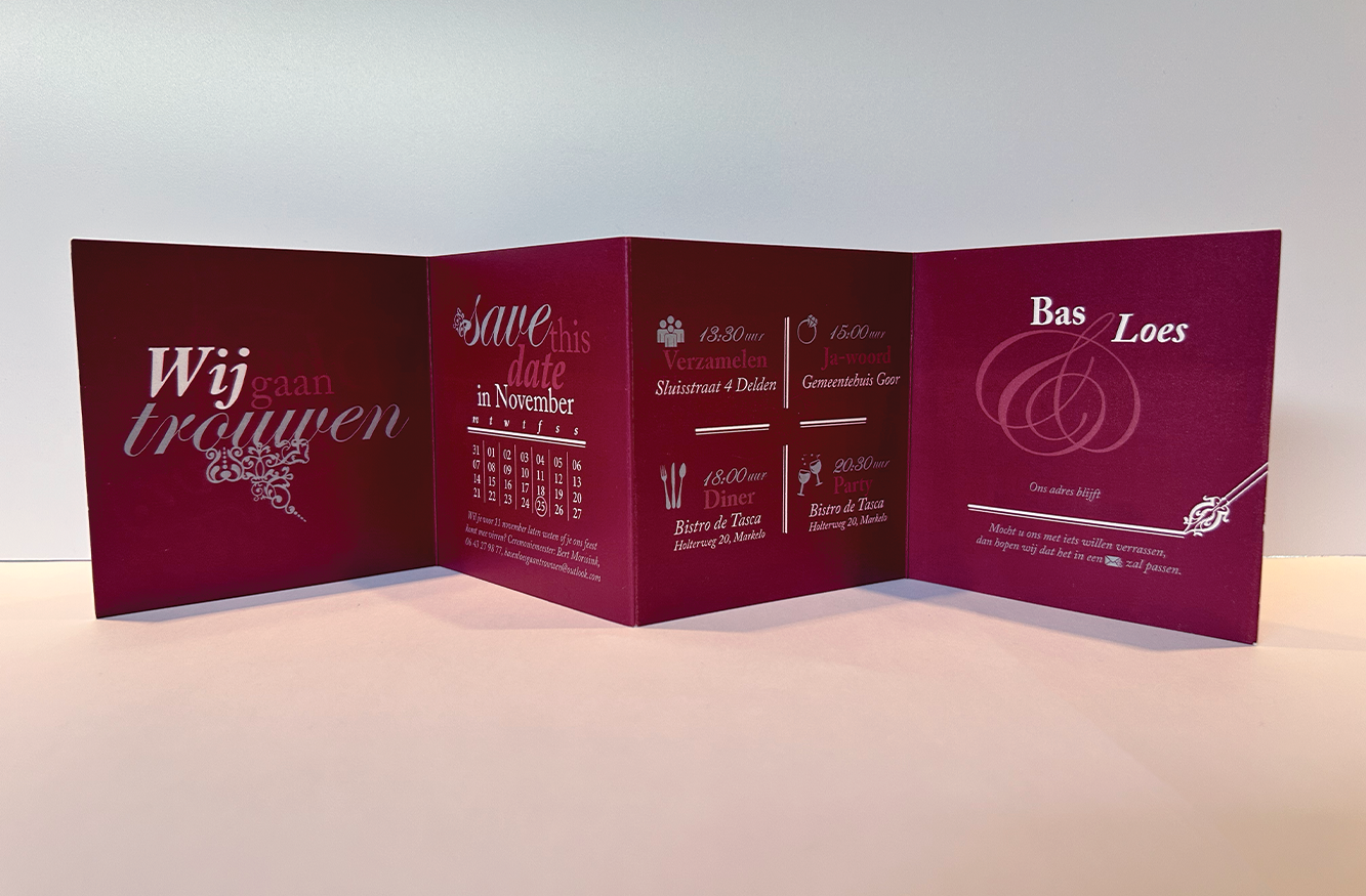 Trouwkaart bordeaux rood parelmoer